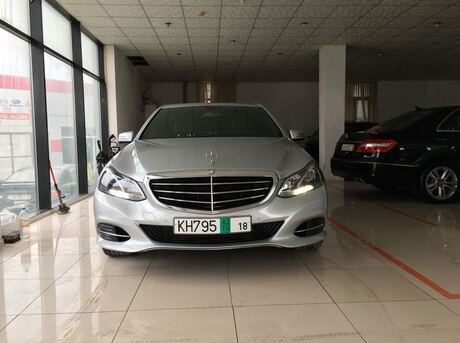 Mercedes E 220