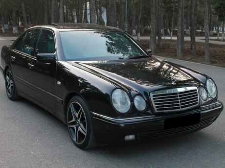 Mercedes E 320