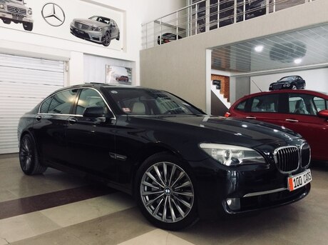 BMW 750