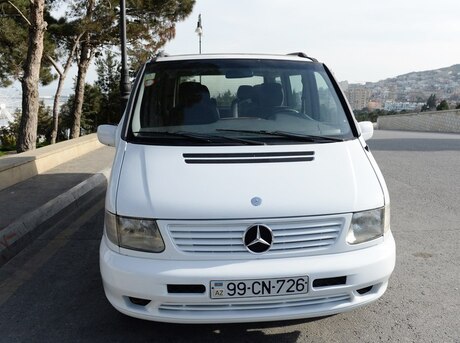 Mercedes V 230