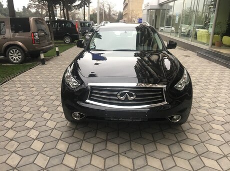 Infiniti QX70