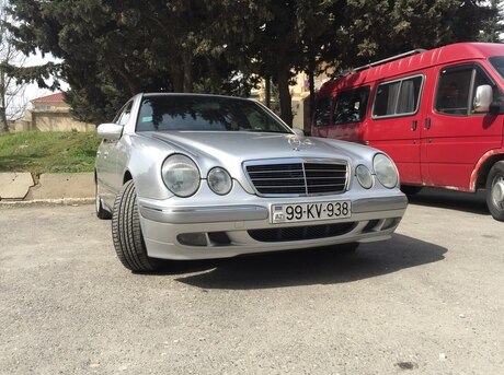 Mercedes E 240