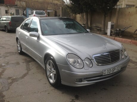 Mercedes E 200