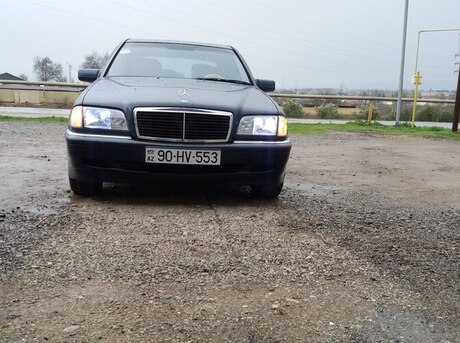 Mercedes C 200