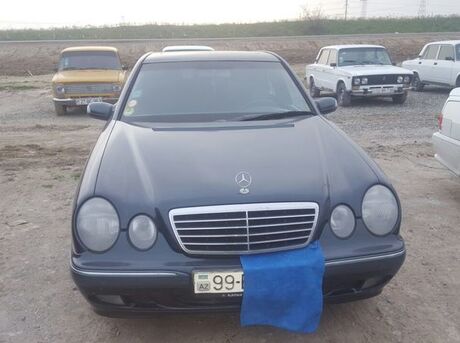 Mercedes E 220