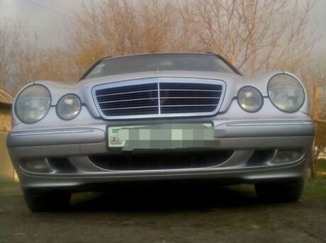 Mercedes E 220