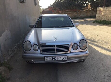 Mercedes E 220