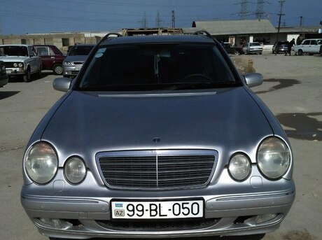 Mercedes E 220