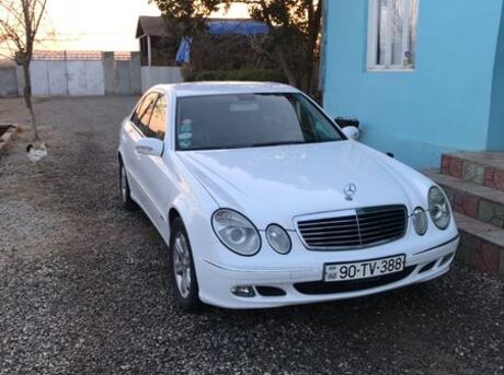 Mercedes E 220