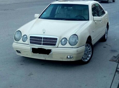 Mercedes E 220
