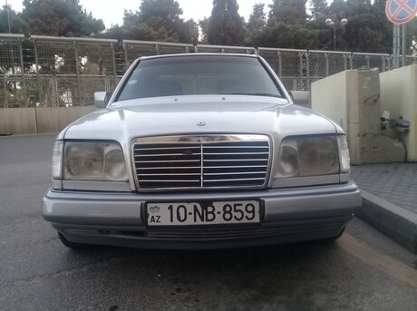 Mercedes E 220