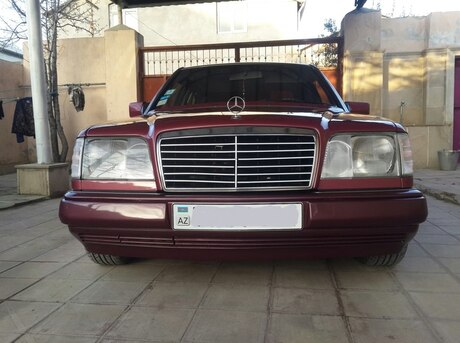 Mercedes E 220