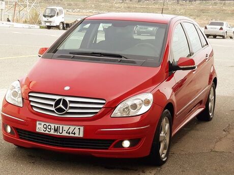 Mercedes B 200