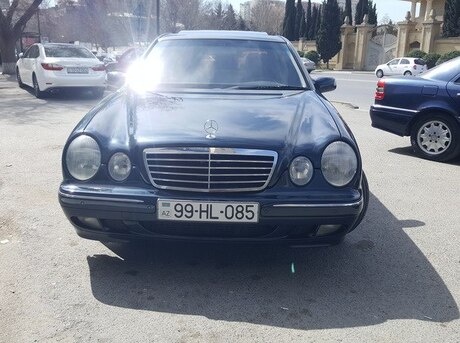 Mercedes E 220
