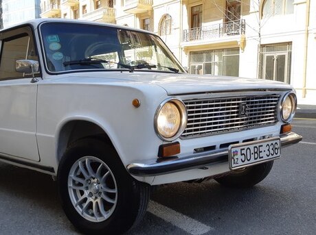 LADA (VAZ) 2111