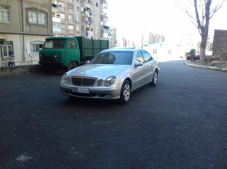 Mercedes E 220
