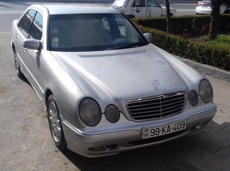 Mercedes E 220