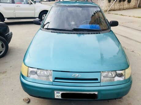 LADA (VAZ) 2111