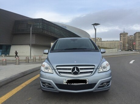 Mercedes B 200