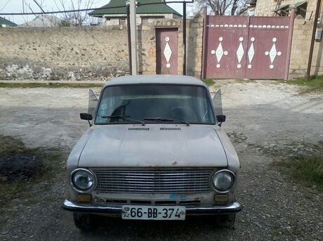 LADA (VAZ) 2111