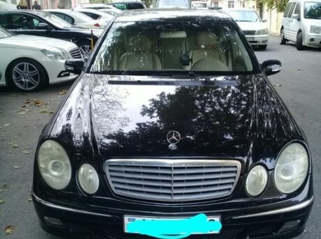 Mercedes E 220