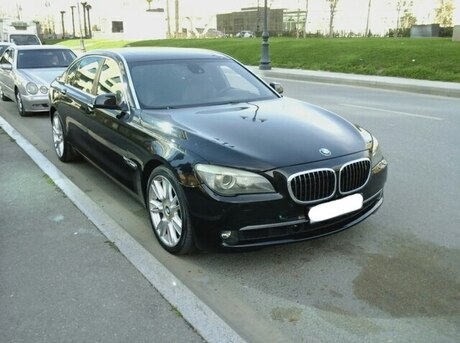 BMW 750