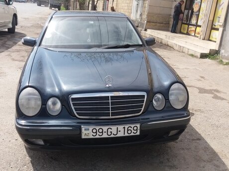 Mercedes E 220