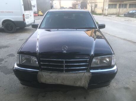 Mercedes C 230