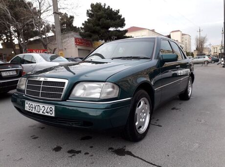 Mercedes C 180
