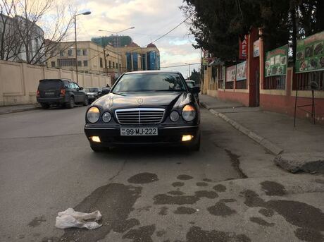 Mercedes E 220