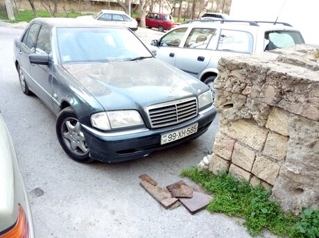 Mercedes C 240