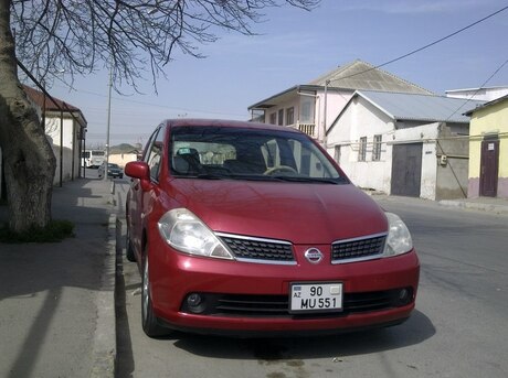 Nissan Tiida