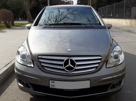 Mercedes B 200
