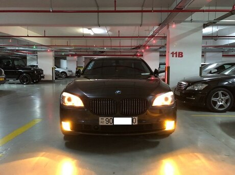 BMW 740