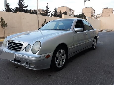 Mercedes E 320