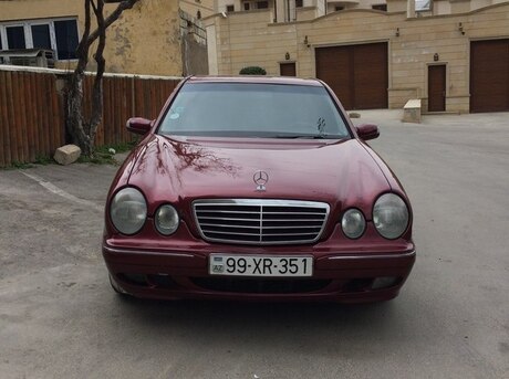 Mercedes E 240