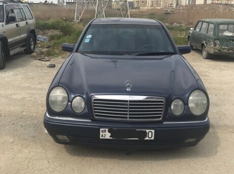 Mercedes E 200