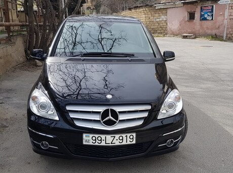 Mercedes B 180
