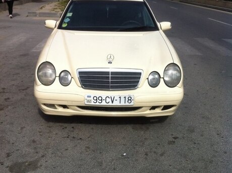 Mercedes E 220