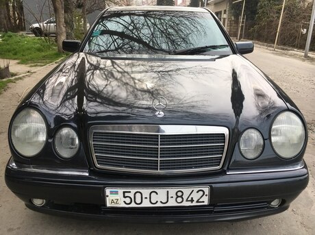Mercedes E 220