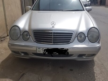 Mercedes E 220