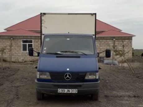 Mercedes Sprinter 208