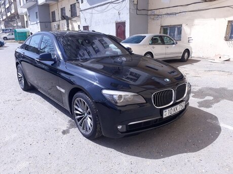 BMW 750