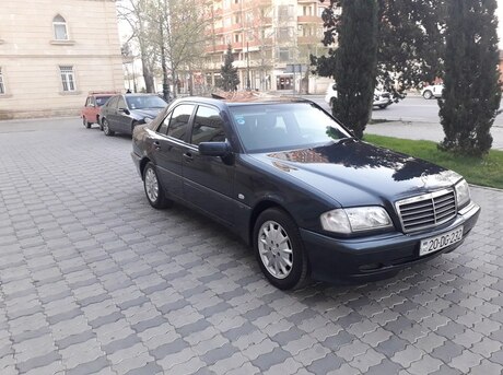 Mercedes C 180