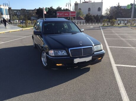 Mercedes C 200