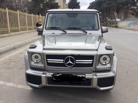 Mercedes G 400
