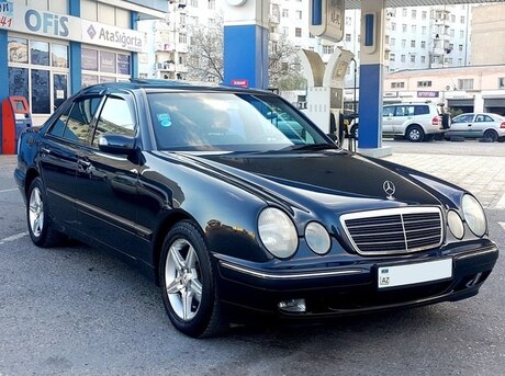 Mercedes E 240
