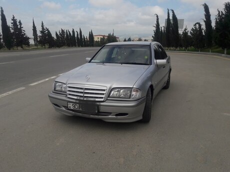 Mercedes C 240