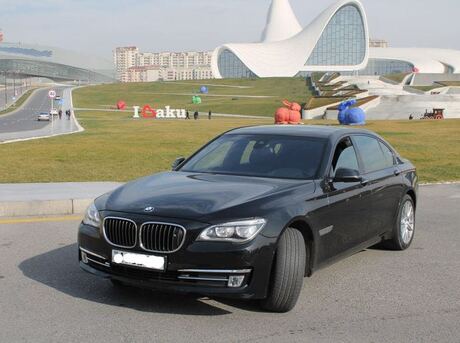 BMW 750