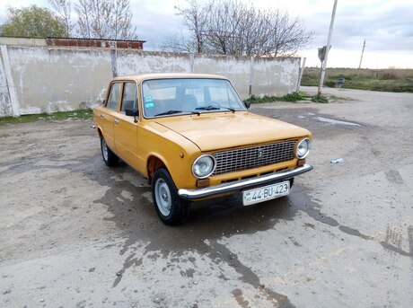 LADA (VAZ) 21013